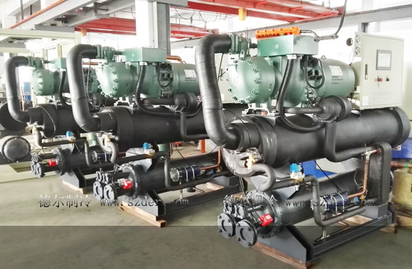 1541821901113038.jpg iceskating600.jpg