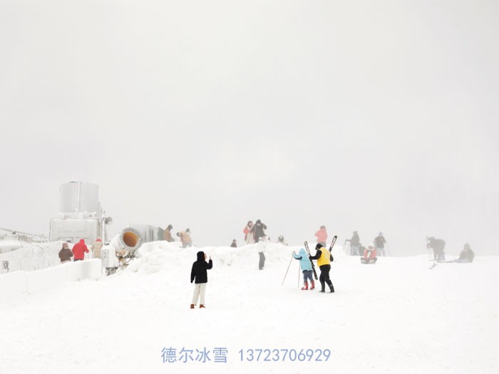 德爾冰雪-龍里油畫大草原滑雪場(chǎng)